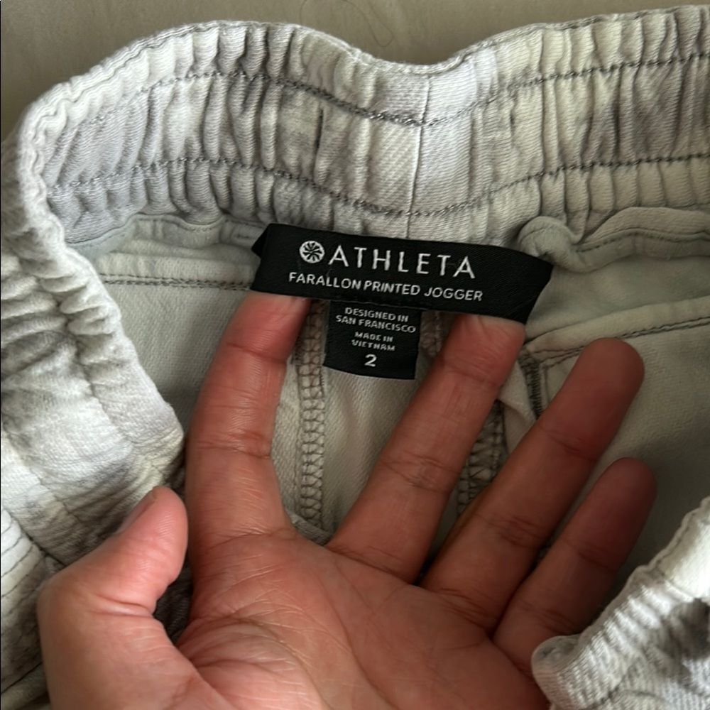 Athleta Farallon Gray Jogger Sweatpants with Elastic Cuffs Size 2 - Picture 2 of 4